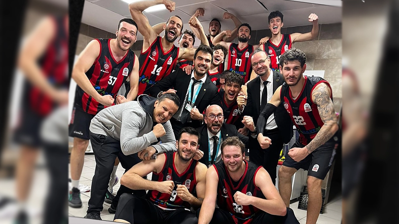 Lider Uşak Basketbol, Adana Deplasmanında Galibiyet Peşinde