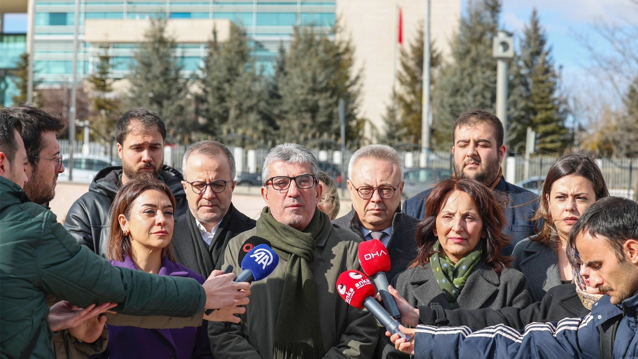 CHP, Köy Kanunu'ndaki Bazı Değişikliklerin İptali İçin AYM'ye Başvurdu