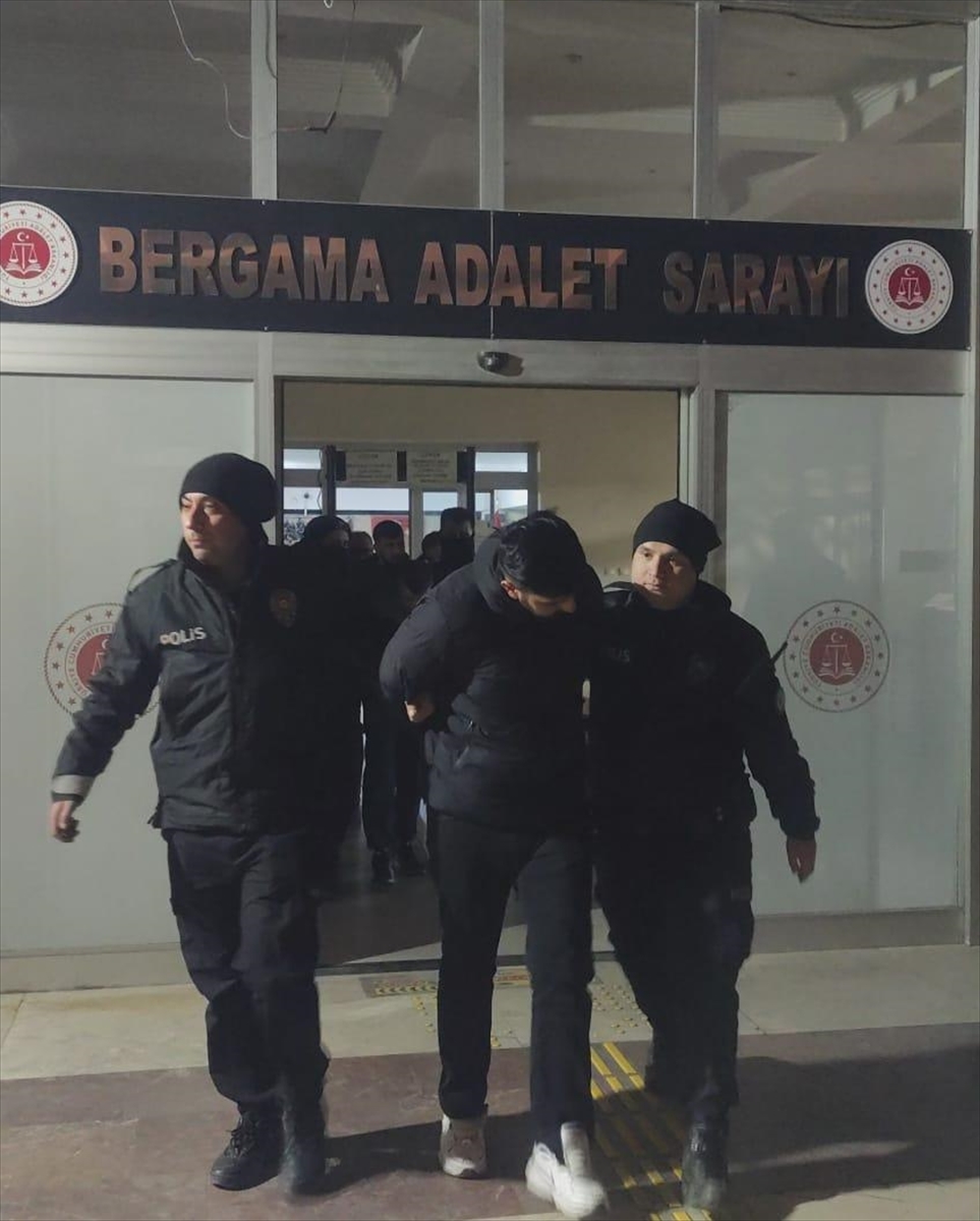 İzmir'deki uyuşturucu operasyonunda 4 şüpheli tutuklandı
