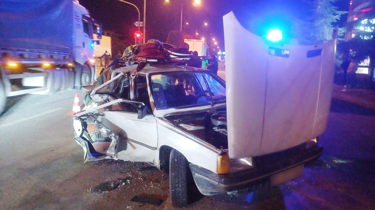 İki Otomobilin Çarpıştığı Kazada 5 Kişi Yaralandı