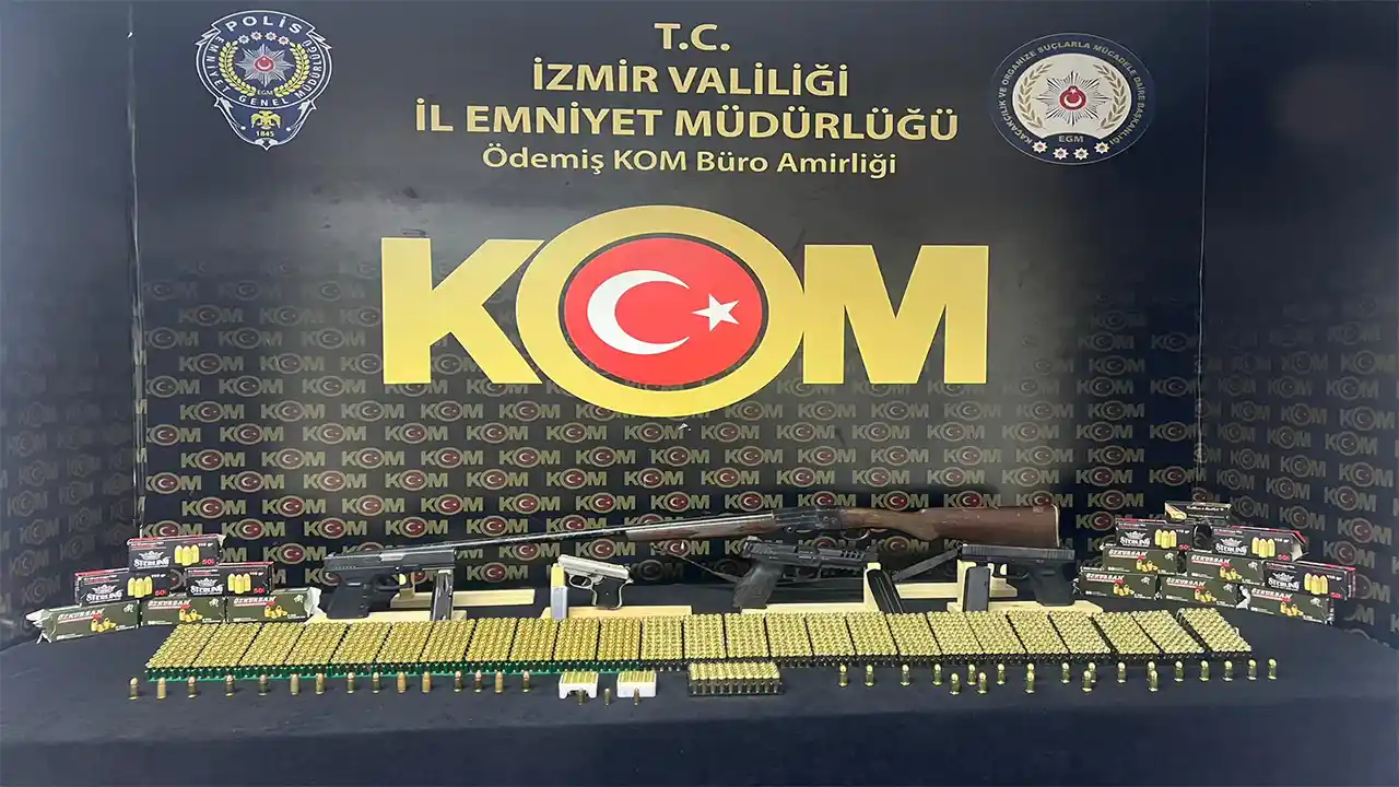 İzmir'de bireysel silahlanmayla mücadele kapsamında 3 kişi yakalandı
