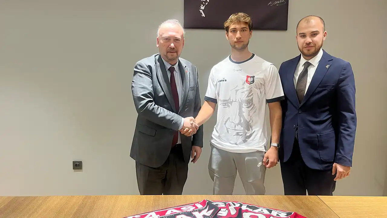 Uşakspor Süper Lig Devinden Genç Golcüyü Kadrosuna Kattı