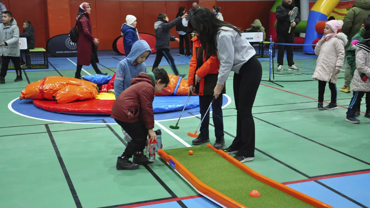 Kütahya'da "Spor Her Yerde" projesi tanıtıldı