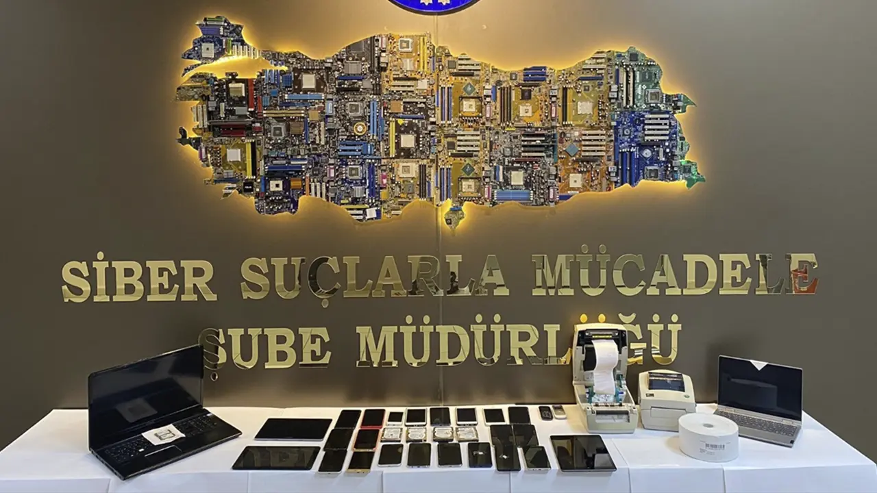 İzmir merkezli yasa dışı bahis operasyonunda 22 şüpheli tutuklandı