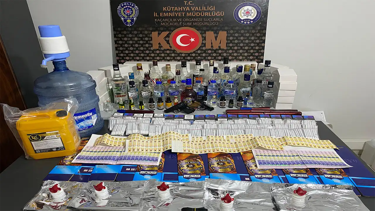 Kütahya'da sahte içki operasyonunda yakalanan 2 kişi tutuklandı