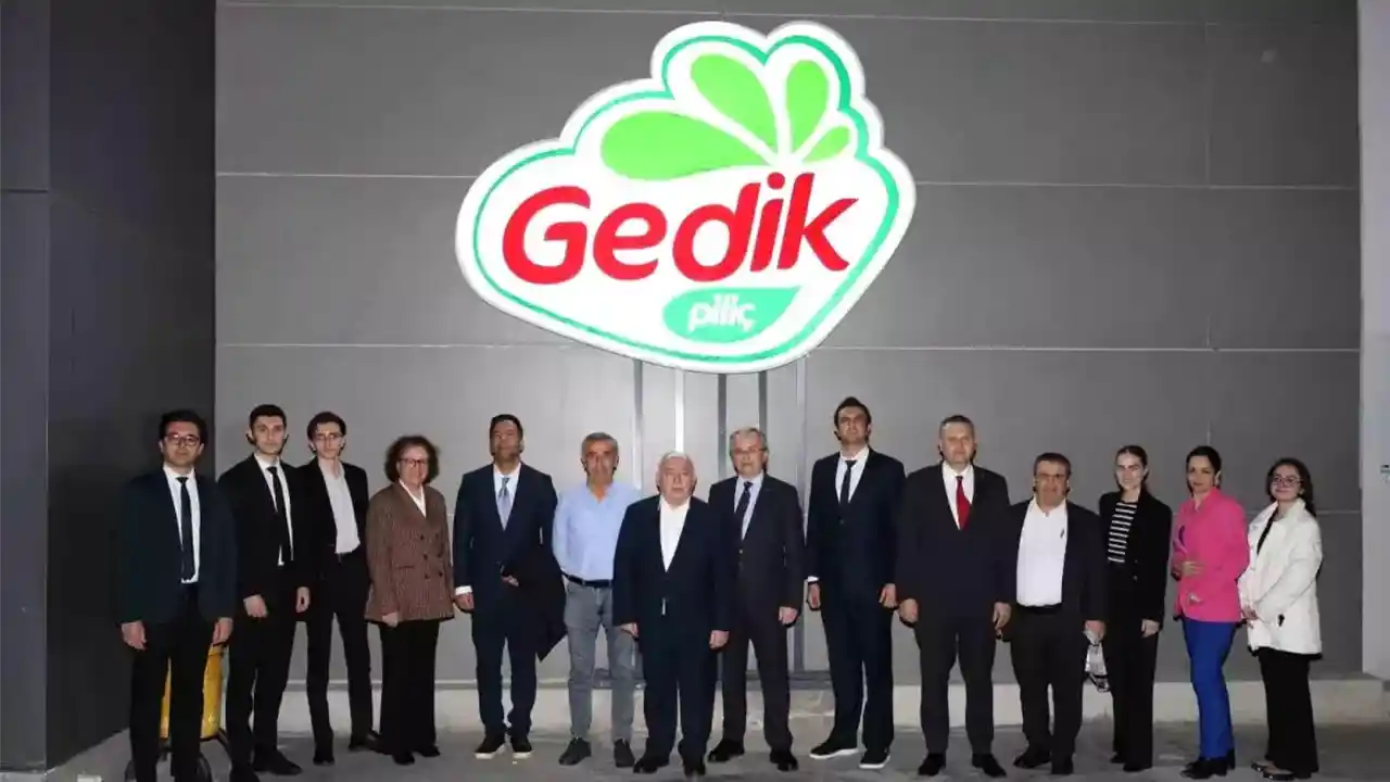 Gedik Piliç Ödüle Doymuyor