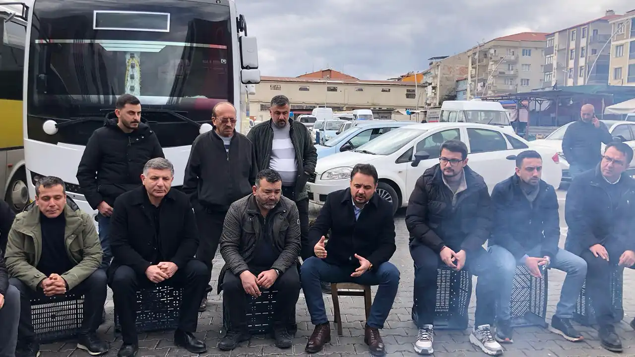 Himmet Yaşar Grev Yapan Otobüsçüleri Ziyaret Etti