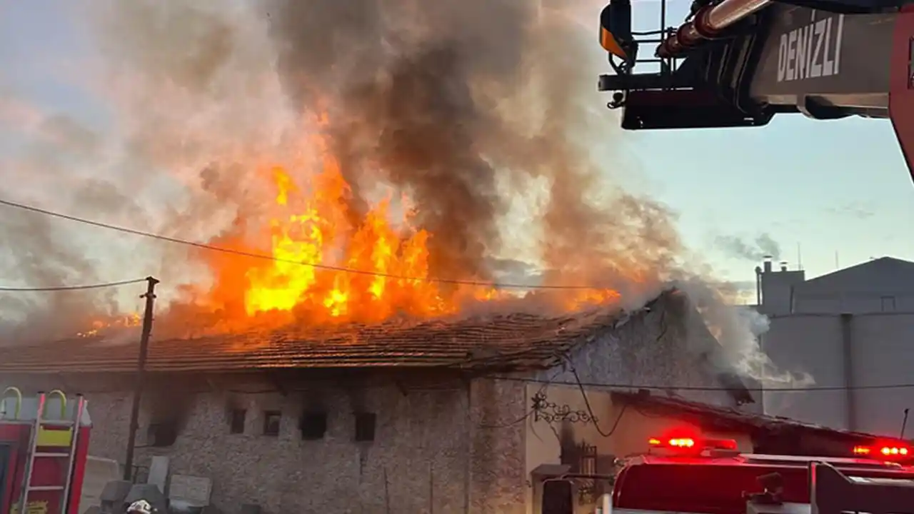 Denizli'de alçı atölyesinde çıkan yangın söndürüldü