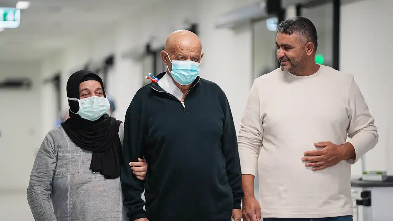 Oğlundan yarı uyumlu kök hücre nakliyle sağlığına kavuştu