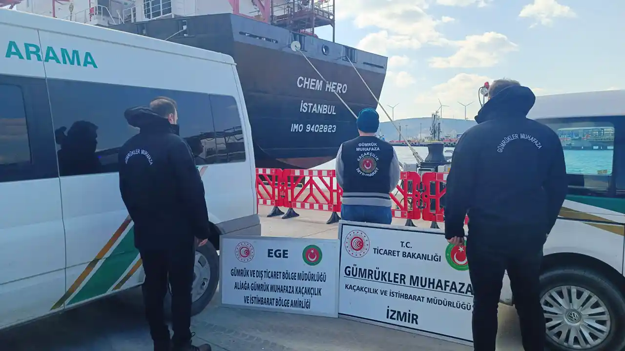 İzmir'de tankerde 20 ton 600 kilogram kaçak akaryakıt ele geçirildi