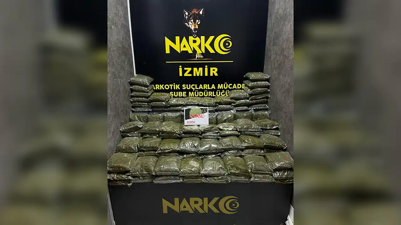 İzmir'de 102 kilo 50 gram sentetik uyuşturucu ele geçirildi