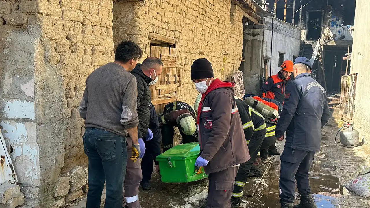 Uşak’ta Alevler Can Aldı: Yaşlı Kadın Hayatını Kaybetti