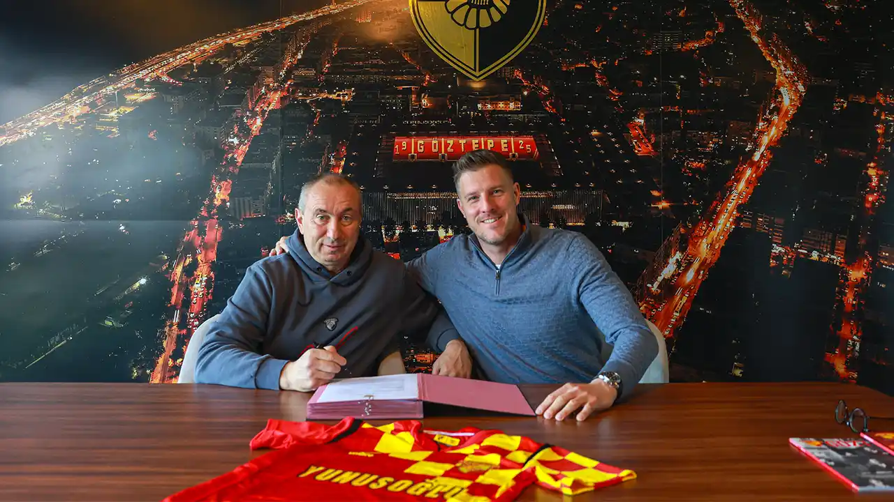 Göztepe, teknik direktör Stoilov'un sözleşmesini uzattı