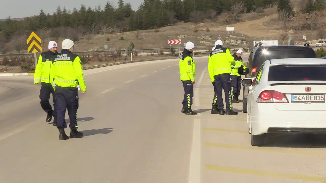Afyonkarahisar-Uşak Karayolunda Hava Destekli Trafik Denetimi