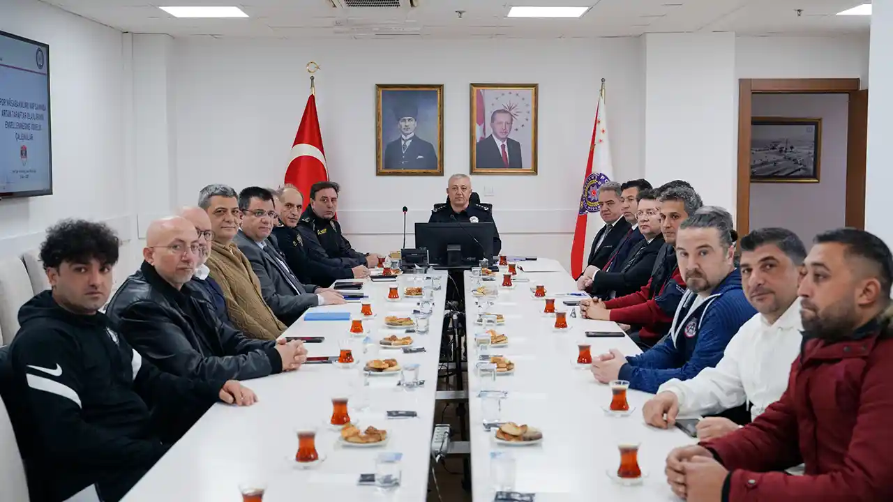 İzmir'de sporda şiddetin önlenmesine yönelik toplantı düzenledi