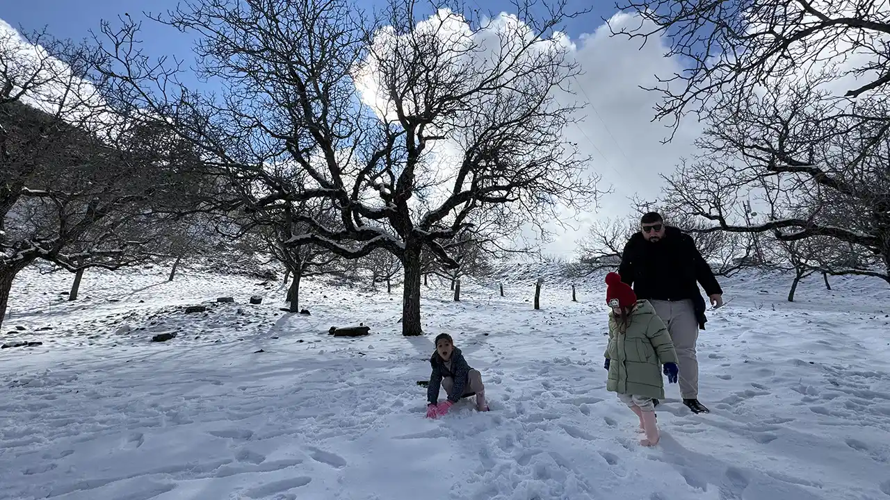 Aydın'ın yüksek kesimlerine kar yağdı
