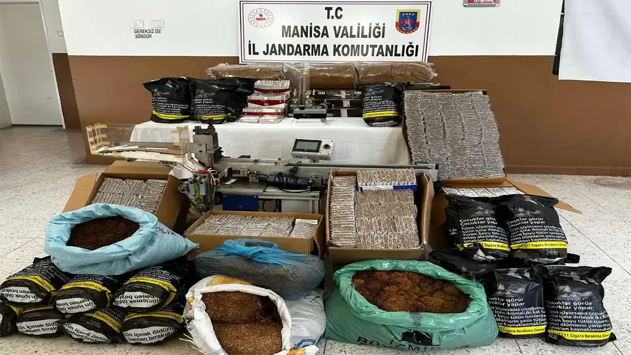 Kırkağaç'ta kaçak tütün ve sigara operasyonunda 5 şüpheli yakalandı