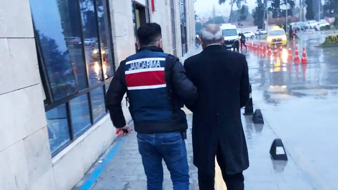 İzmir'de terör örgütü propagandası iddiasıyla 4 şüpheli yakalandı