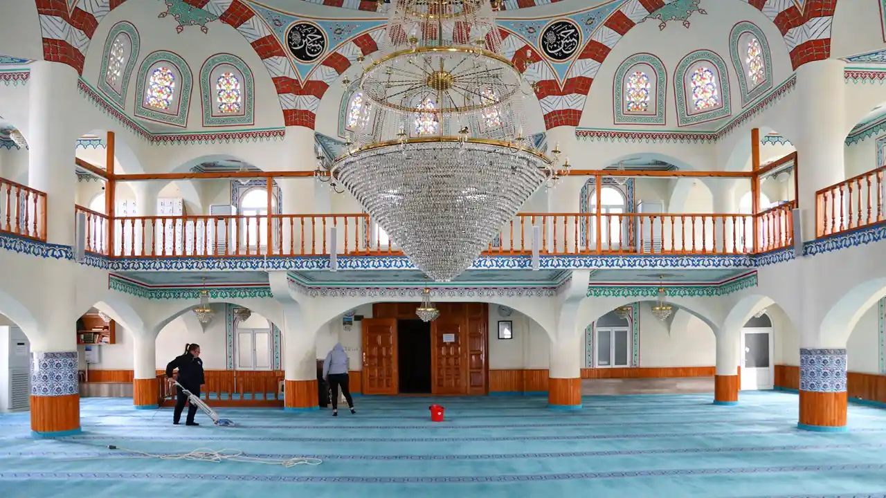 Bodrum Belediyesi'nden ramazan öncesi cami temizliği