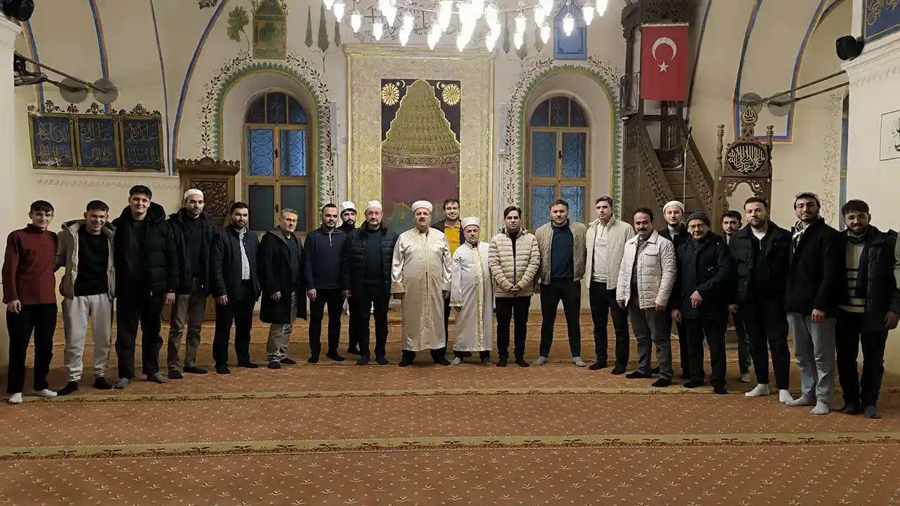 Uşak’ta Ramazan Ayının İlk Teravih Namazı Kılındı