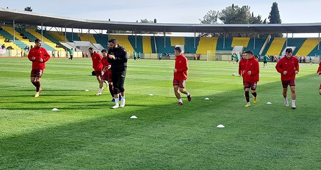 UŞAKSPOR ADIYAMAN FUTBOL KULÜBÜNE SON DAKİKA GOLÜYLE TESLİM OLDU (1-0)