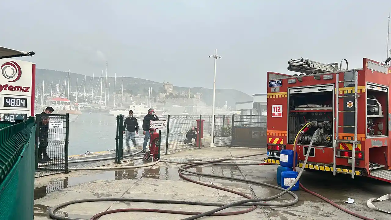 Bodrum'da motoryatta çıkan yangın hasara neden oldu