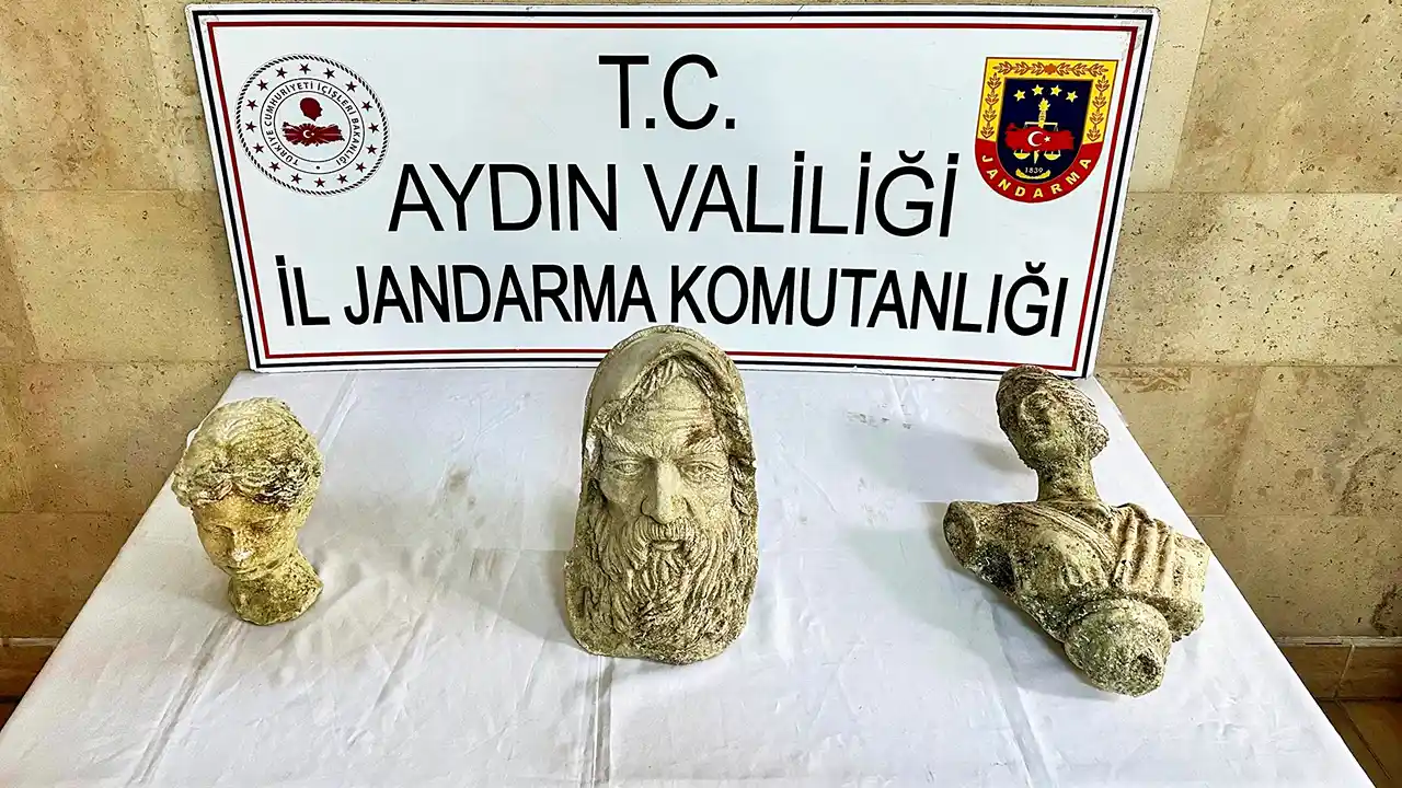 Aydın'da Roma dönemine ait olduğu değerlendirilen 3 büst ele geçirildi