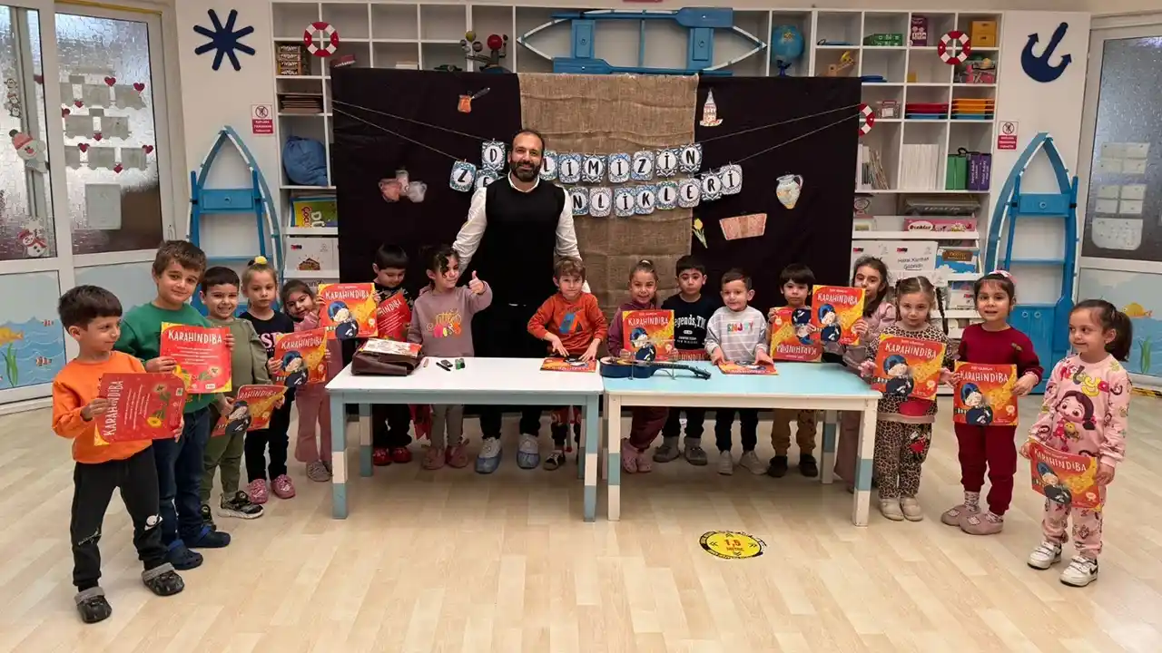 İzmir'de anaokulu öğrencileri yazarlarla buluştu