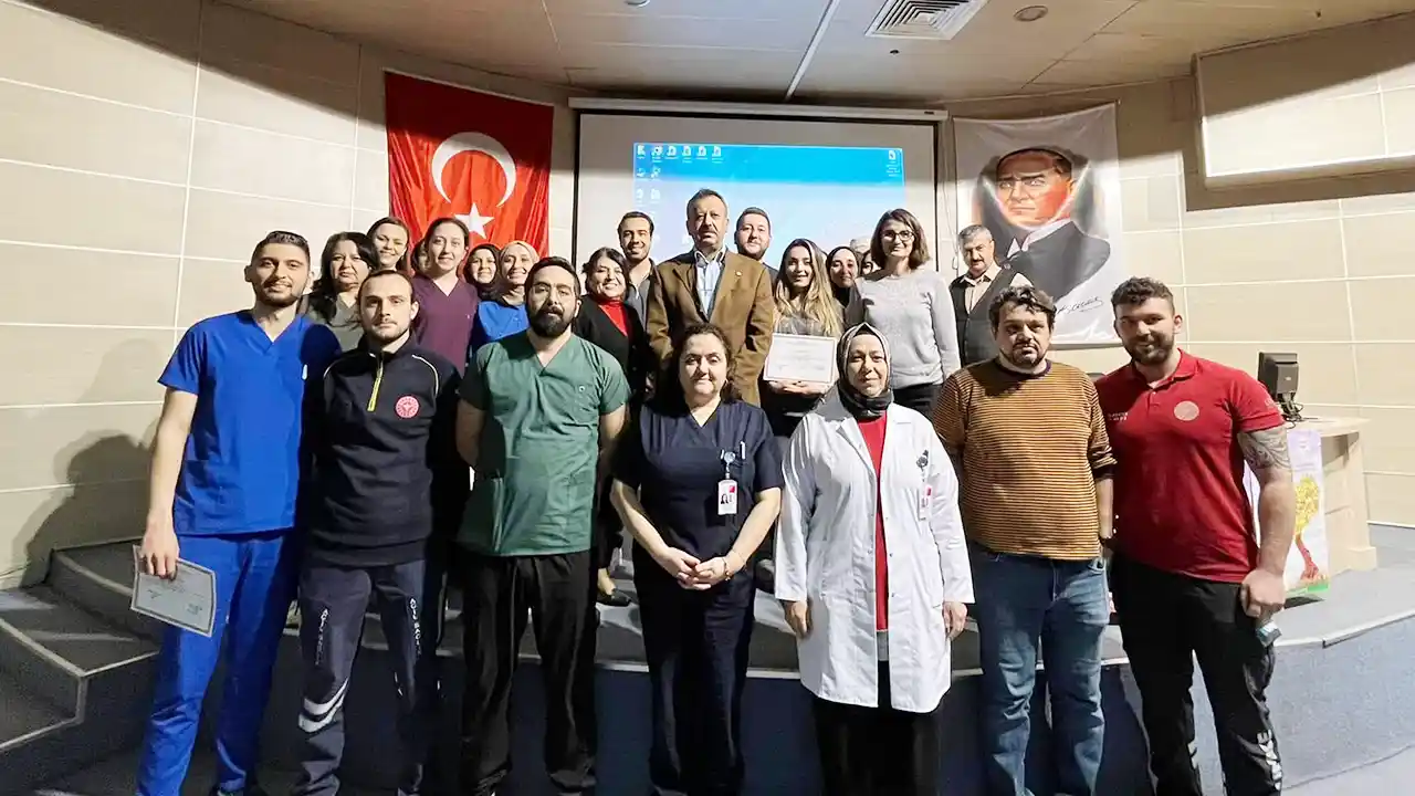 Acil Bakım Hemşireliği Eğitim Programı Tamamlandı
