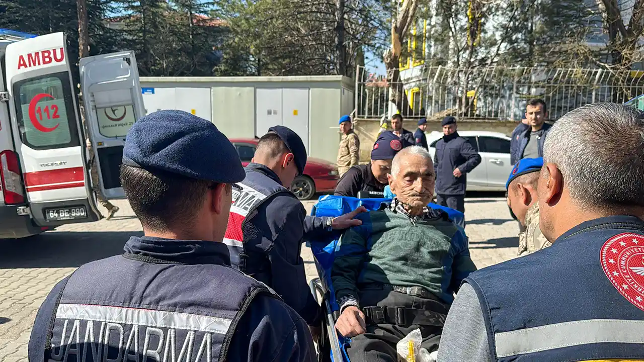 Banaz’da Komşularını Öldüren 89 Yaşındaki Zanlı Adliyede Fenalaştı
