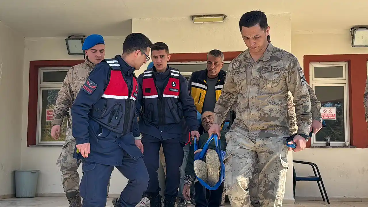 Komşularını Öldüren 89 Yaşındaki Zanlı Tutuklandı