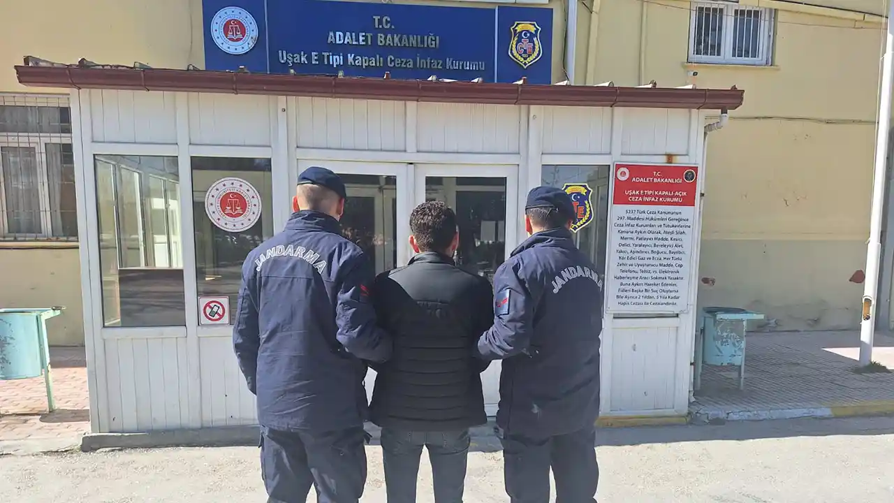 Uşak'ta Yasa Dışı Silah Ticareti Yapan Kişi Tutuklandı