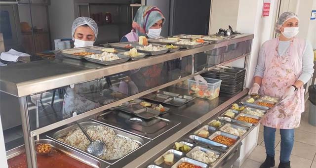 UŞAK'TA 10 BİN 762 ÖĞRENCİYE ÜCRETSİZ YEMEK