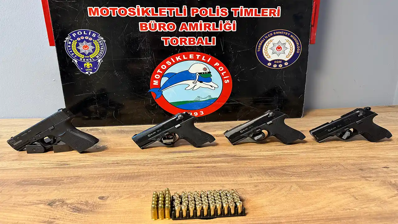 İzmir'de ruhsatsız silahlarla yakalanan şüpheli tutuklandı