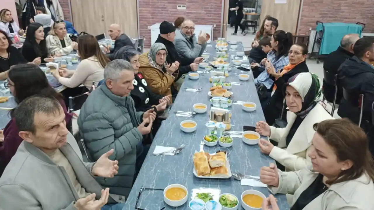 Uşak’ta Karadeniz Rüzgârı: Dernek Üyeleri İftarda Buluştu