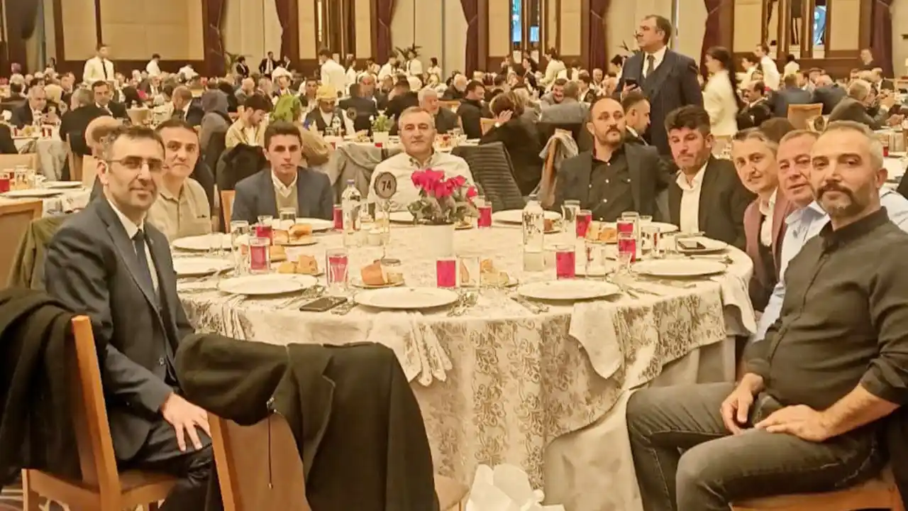 Uşaklı Çiftçiler Külliye’de İftar Programına Katıldı
