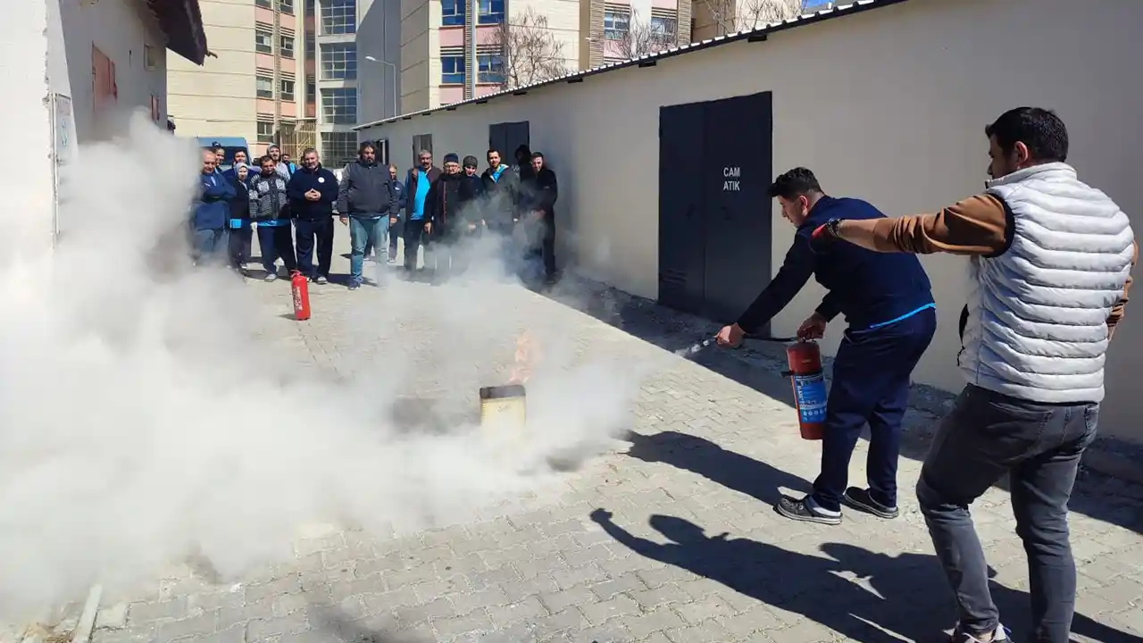 Hastane Personeline Yangın Müdahale Eğitimi