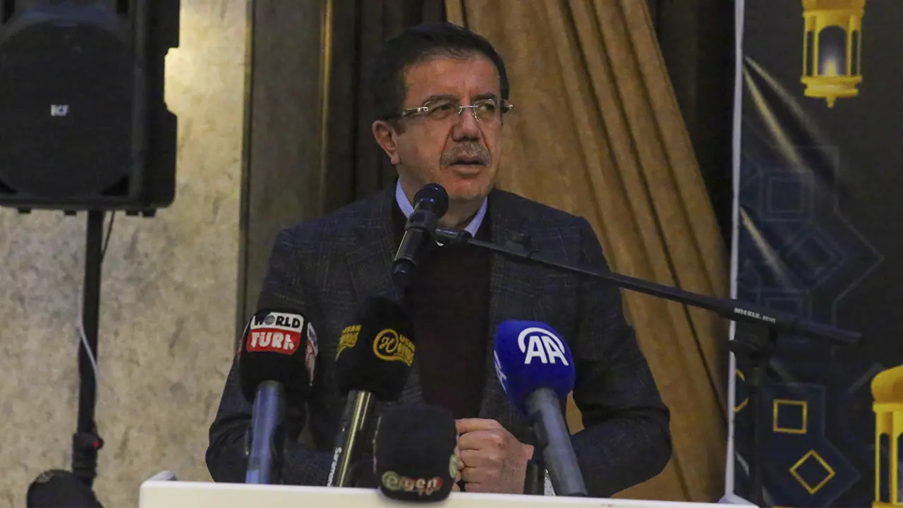 Zeybekçi Uşak'ta Konuştu: “Yüzlerce Milyarlık Yolsuzluk”