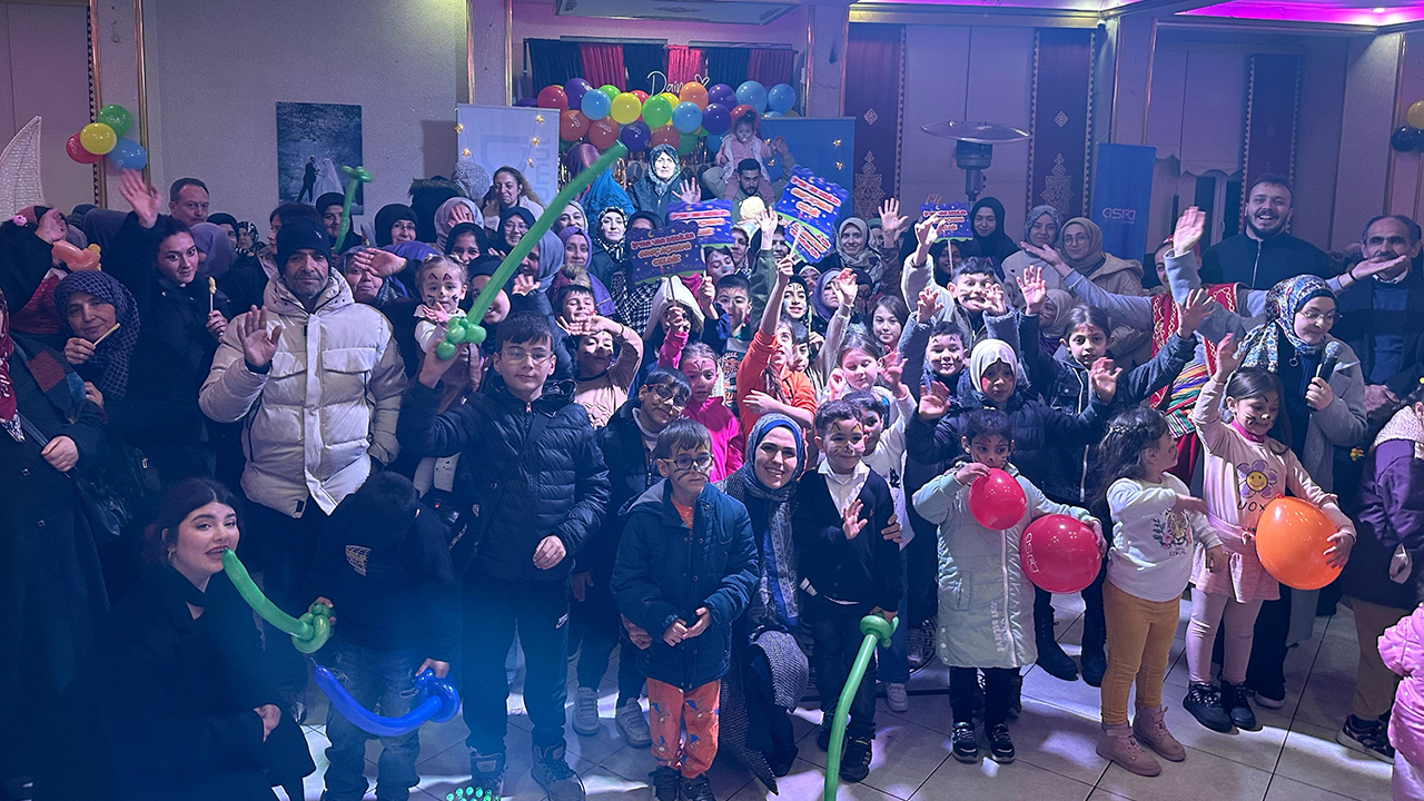Kütahya Asr'a Umut Derneği geleneksel çocuk iftarı düzenledi