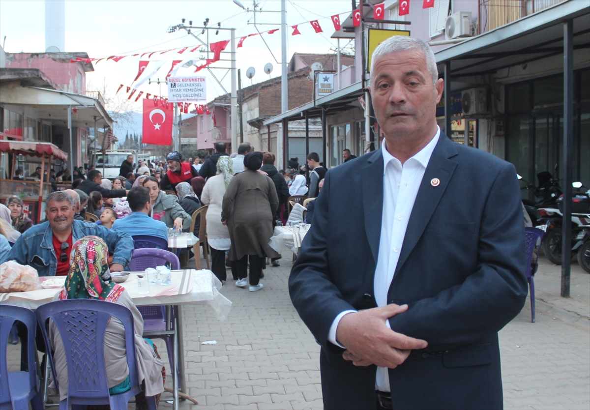 Ödemiş'te mahalle sakinleri iftarda buluştu