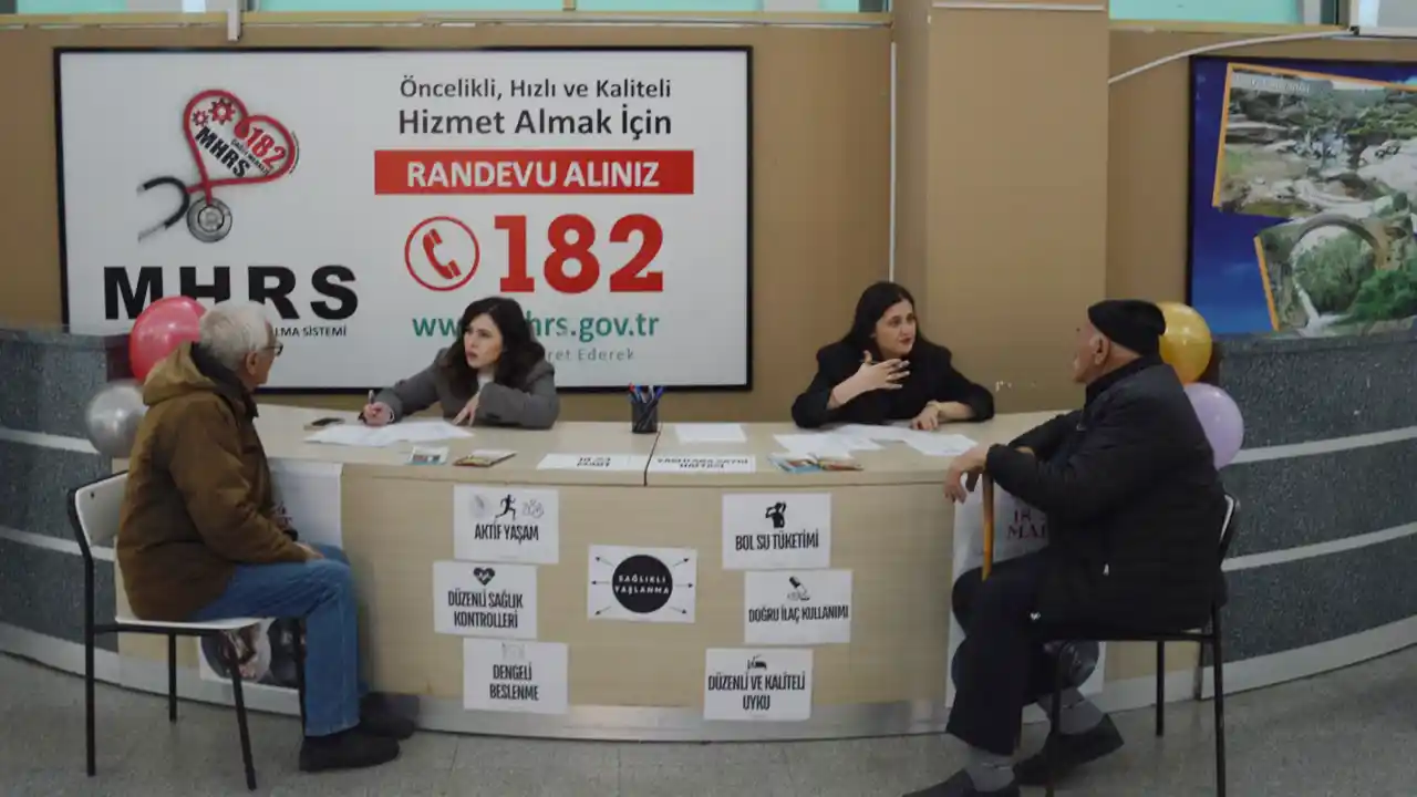 Hastanede Yaşlılar Haftası İçin Stant Kuruldu