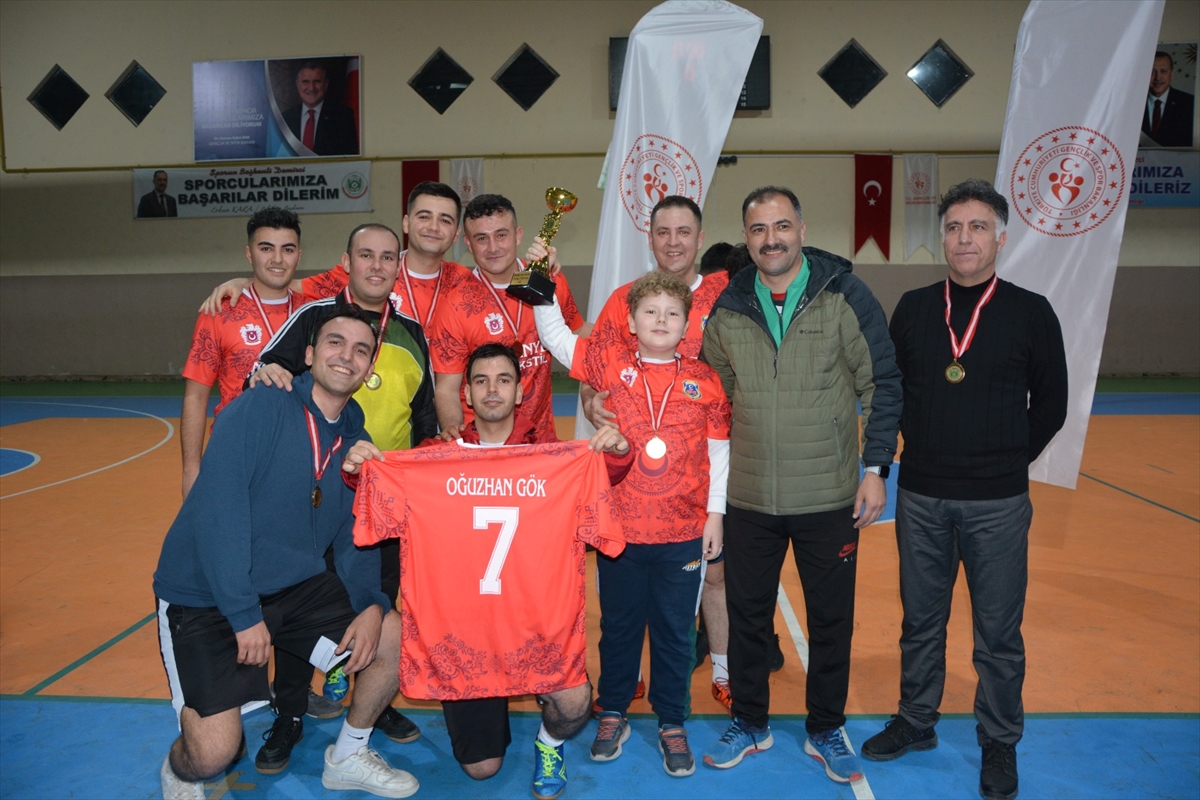 Demirci'de futsal turnuvası sona erdi