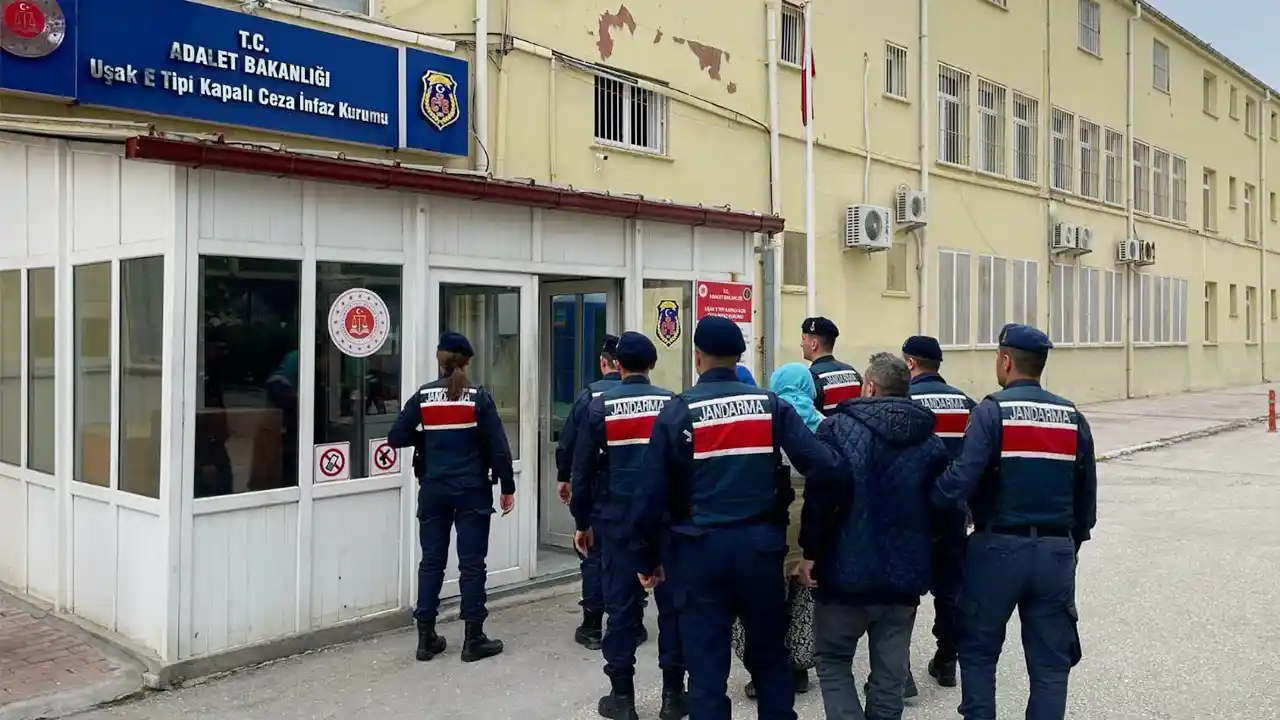 1515 Günlük Yakalama Kararı Bulunan 3 Kişi Tutuklandı