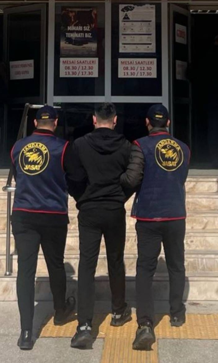 İzmir'de firari hükümlü yakalandı