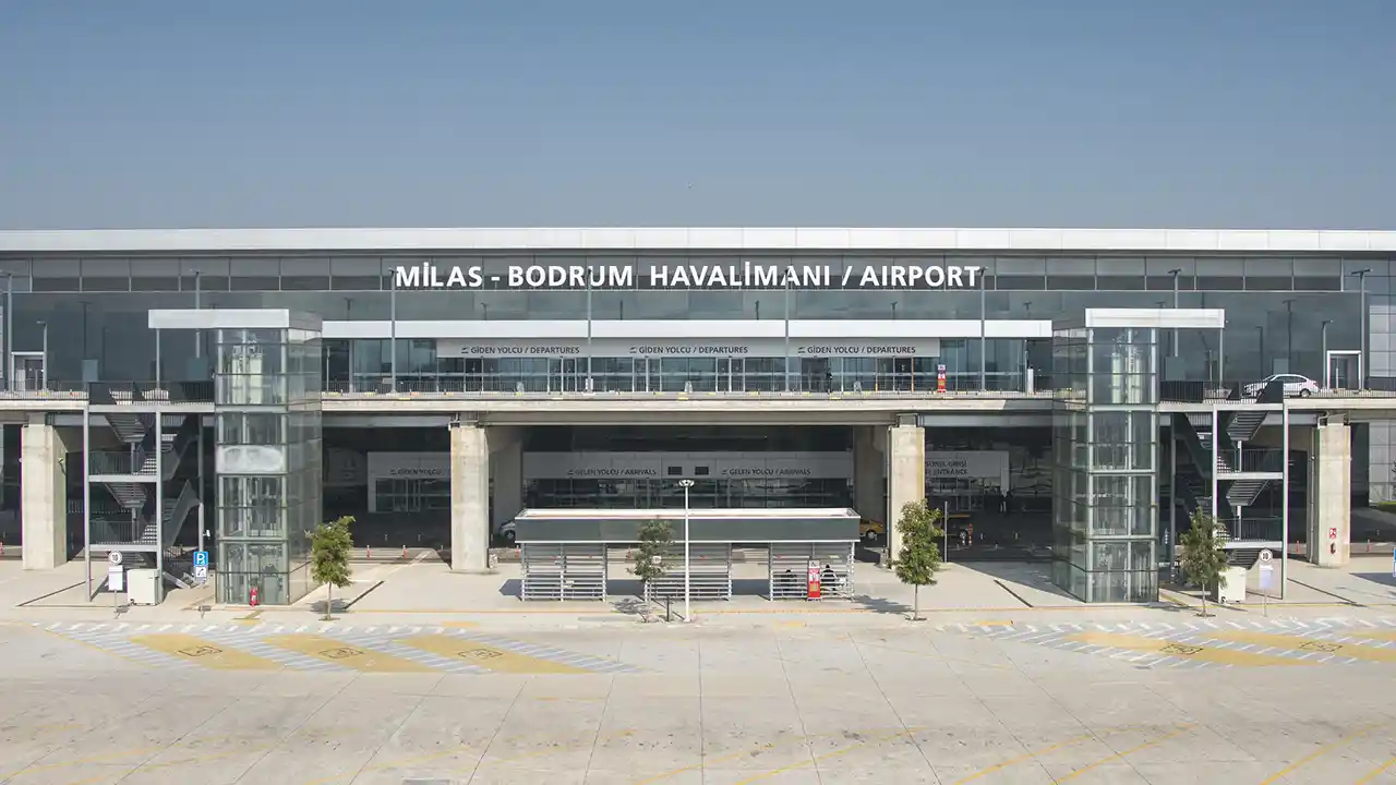 Milas-Bodrum Havalimanına sezonun ilk dış hat uçuşları indi