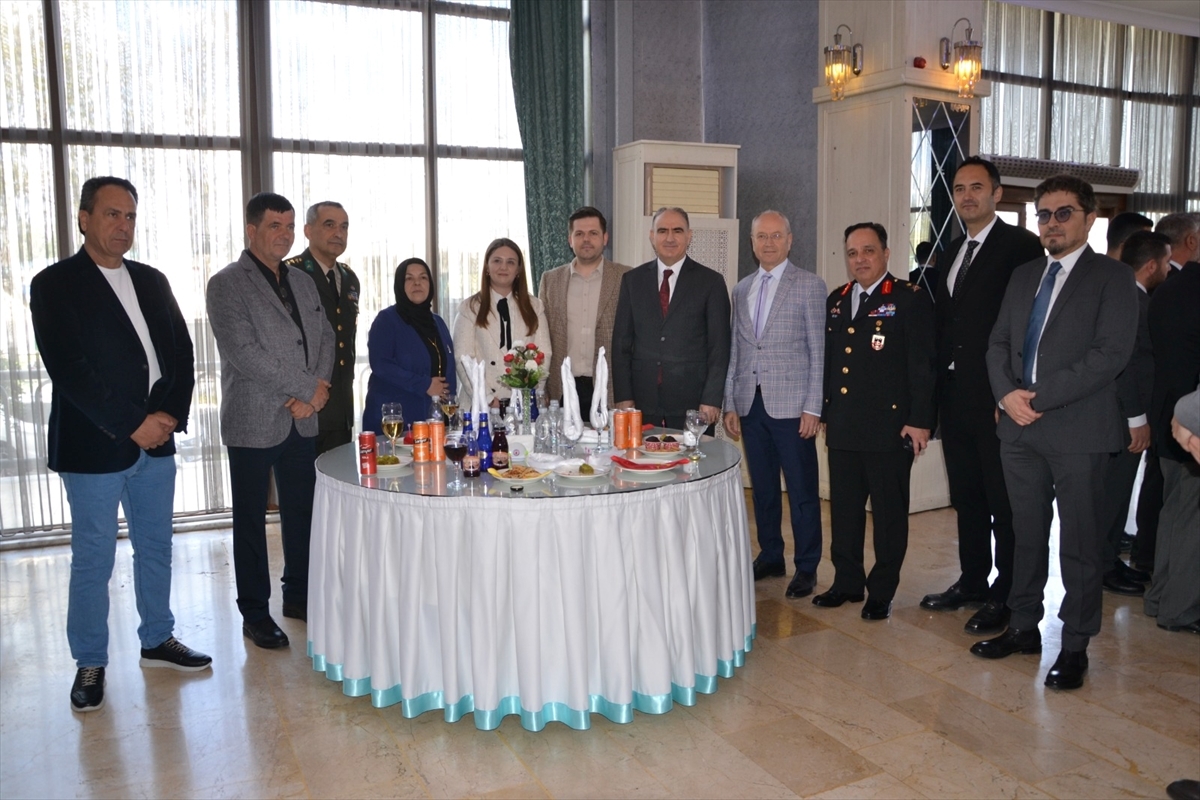 Manisa protokolü bayramlaştı