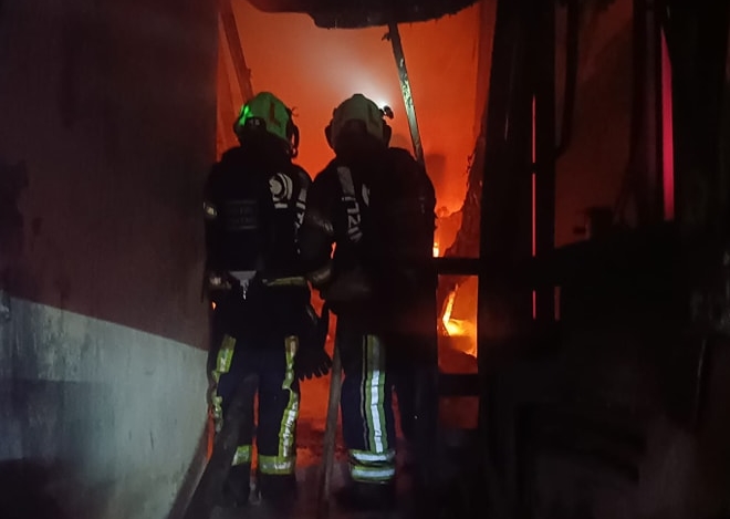 Denizli'de fabrikada yangın söndürüldü