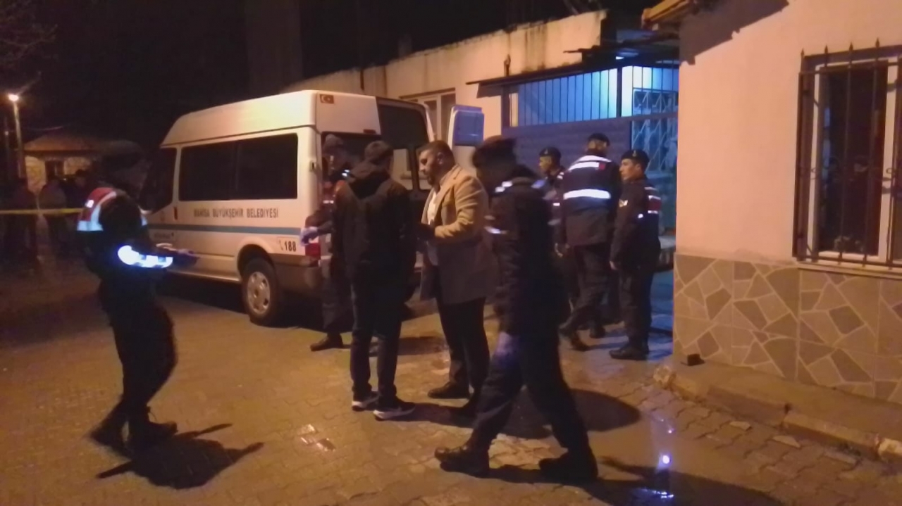 Manisa'da bir kişi oğlunu av tüfeğiyle öldürdü