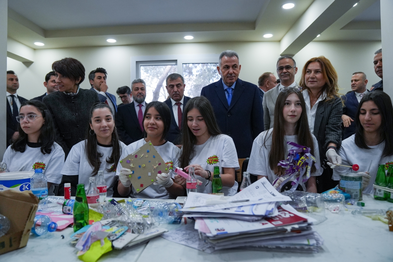 İzmir'de öğrenciler kantin alışverişini "atıklarla" yapabilecek