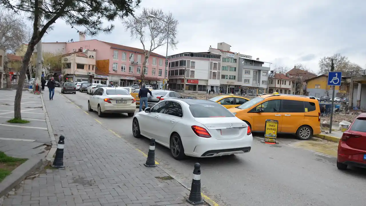 Cumhuriyet Caddesi Trafiğe Açıldı